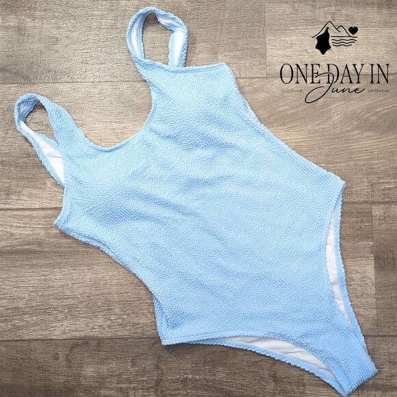 Aleumdr Smocked Cheeky One Piece Swimsuit Size M - Picture 1 of 4